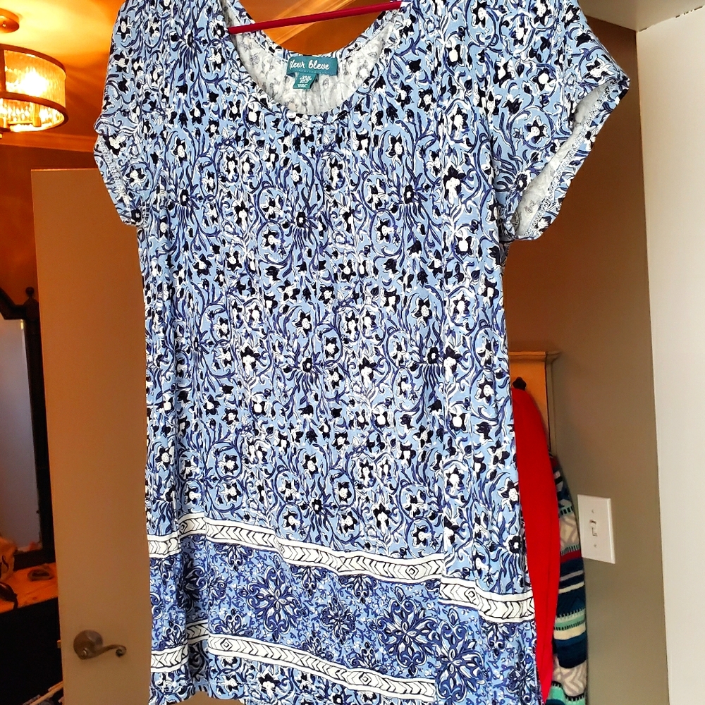 Short sleeve top